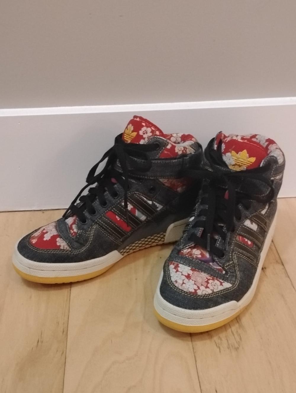 *Rare* Adidas Materials Of The World Japan - Original